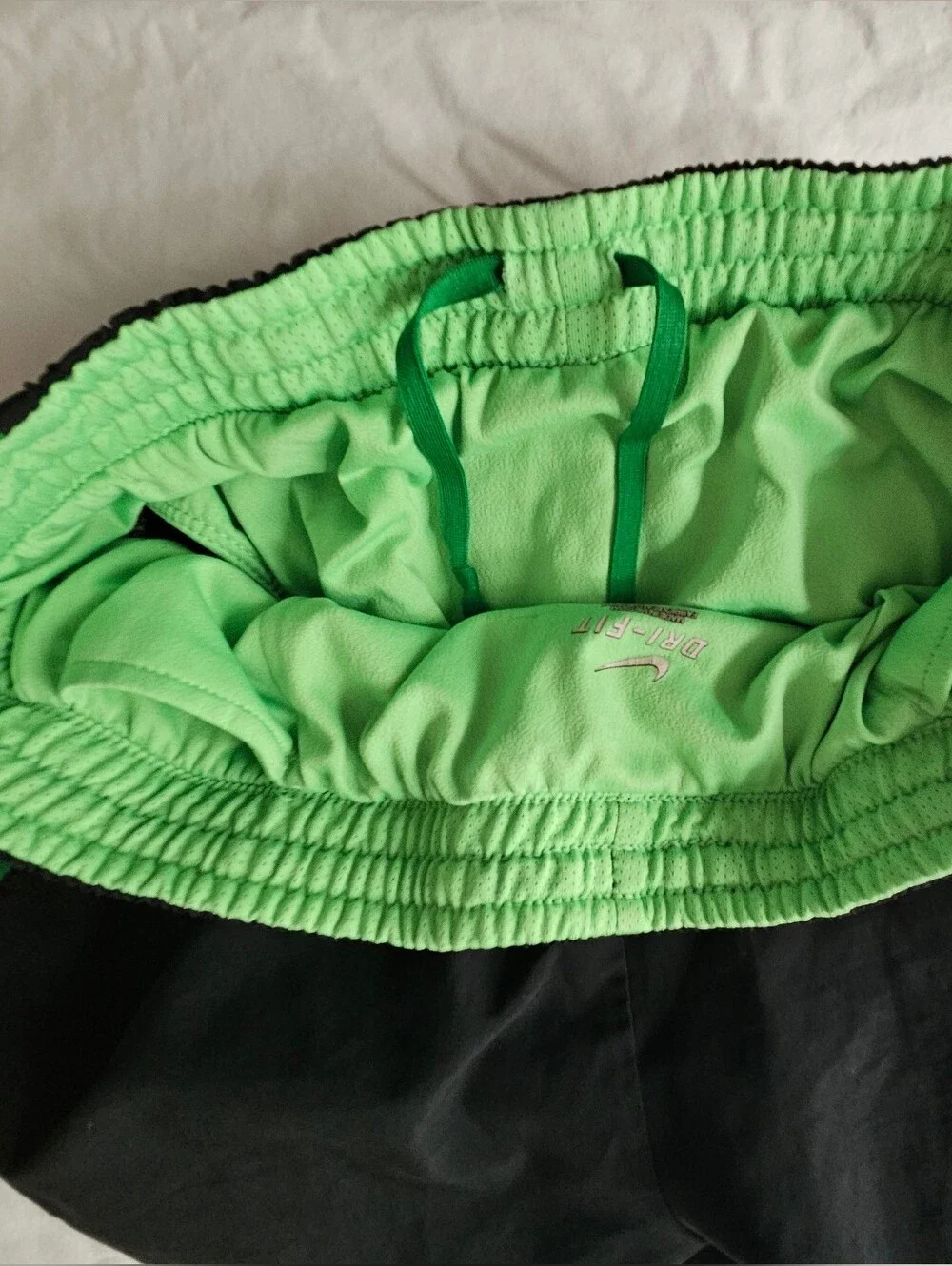 NIKE Dri-FIT Tempo Black Green Athletic Running Shorts | SZ S